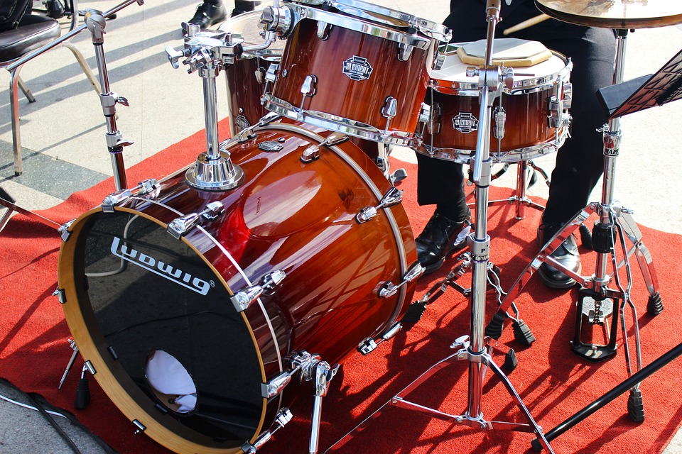 Beginner’s Guide to Choosing the Right Drum Kit